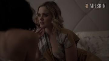 Bella Heathcote, Laura Mennell in The Man in the High Castle (2015-2019) Lesbian Sexy Lesbian Sexy 271644