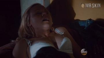 Floriana Lima, Alison Pill in The Family (2016) Lesbian Sexy Underwear Lesbian Sexy 249738