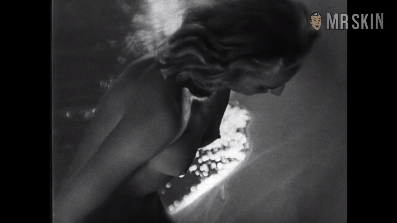 Vivian Pickles Naked as Isadora Duncan. Breasts, Sexy, bush, butt. 250419