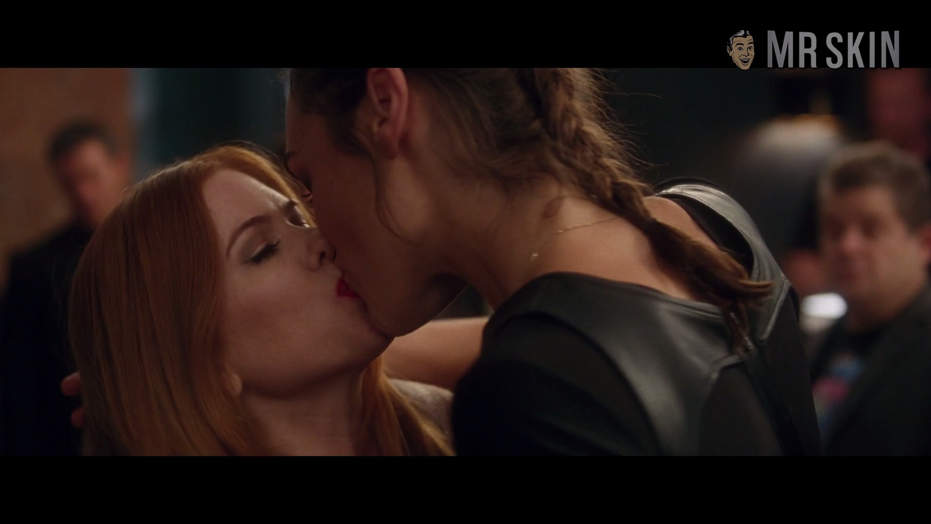 Hottest Isla Fisher Scene in Keeping Up with the Joneses. Lesbian, sexy, underwear. 258092