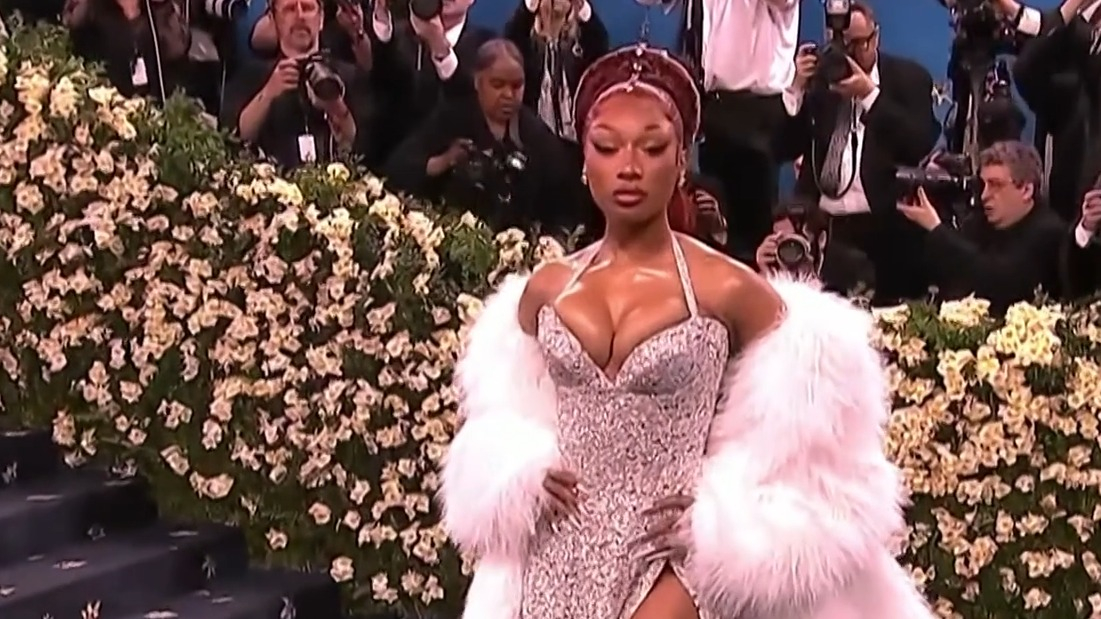 Sexiest Scenes of Self from E! Live From the Red Carpet. Sexy. 353219