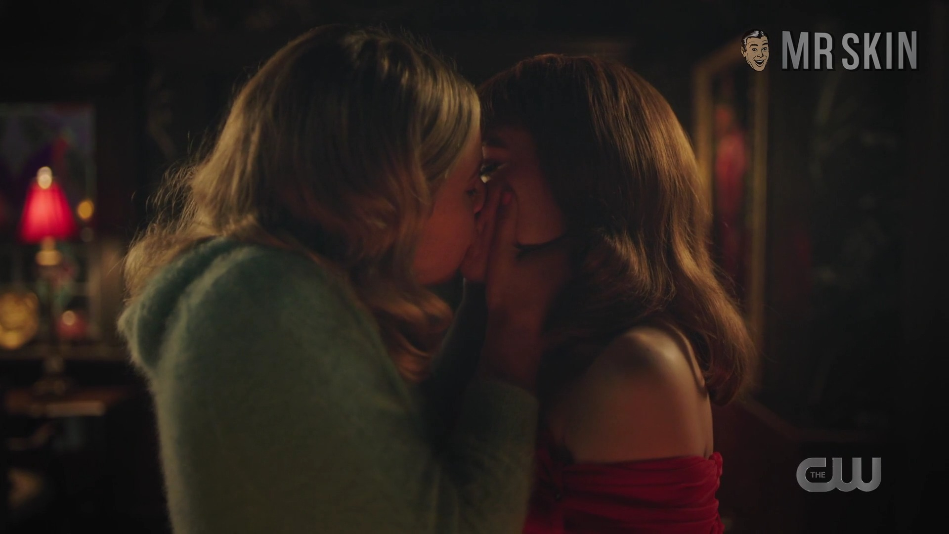 Riverdale's Sexiest Scenes with Lili Reinhart. Lesbian, bikini, sexy. 332568