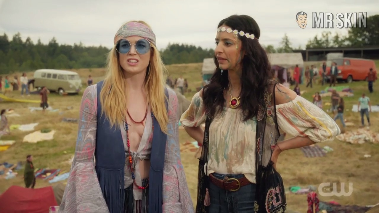 DC's Legends of Tomorrow's Sexiest Scenes with Caity Lotz. Sexy, bikini, lesbian. 272058