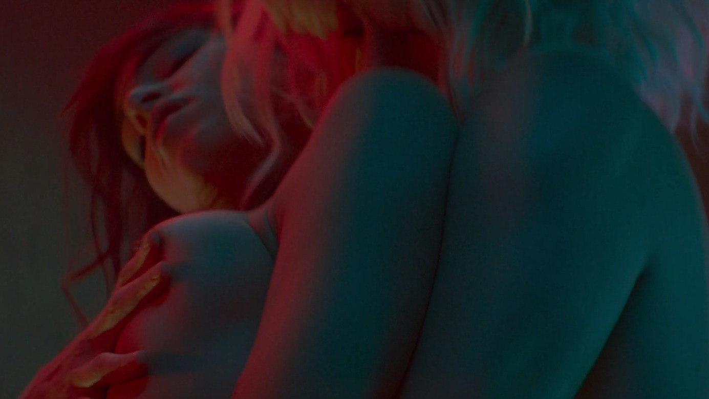 Charlize Theron, Sofia Boutella in Atomic Blonde (2017) Lesbian Sexy Left Breast Breasts Butt Breasts Butt 257510