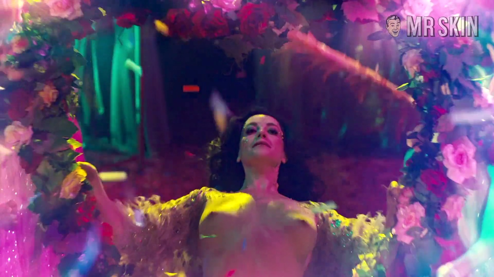 Dana Aliya Levinson Nude in American Gods. Breasts. 319565