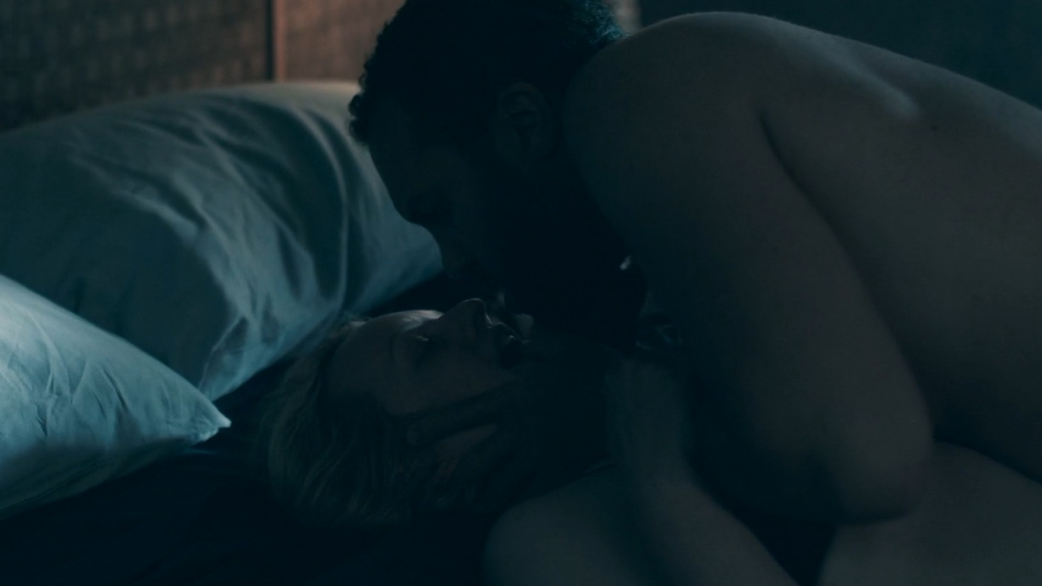 The Handmaid's Tale's Sexiest Scenes with Elisabeth Moss. Sexy, Underwear, breasts, butt. 341394