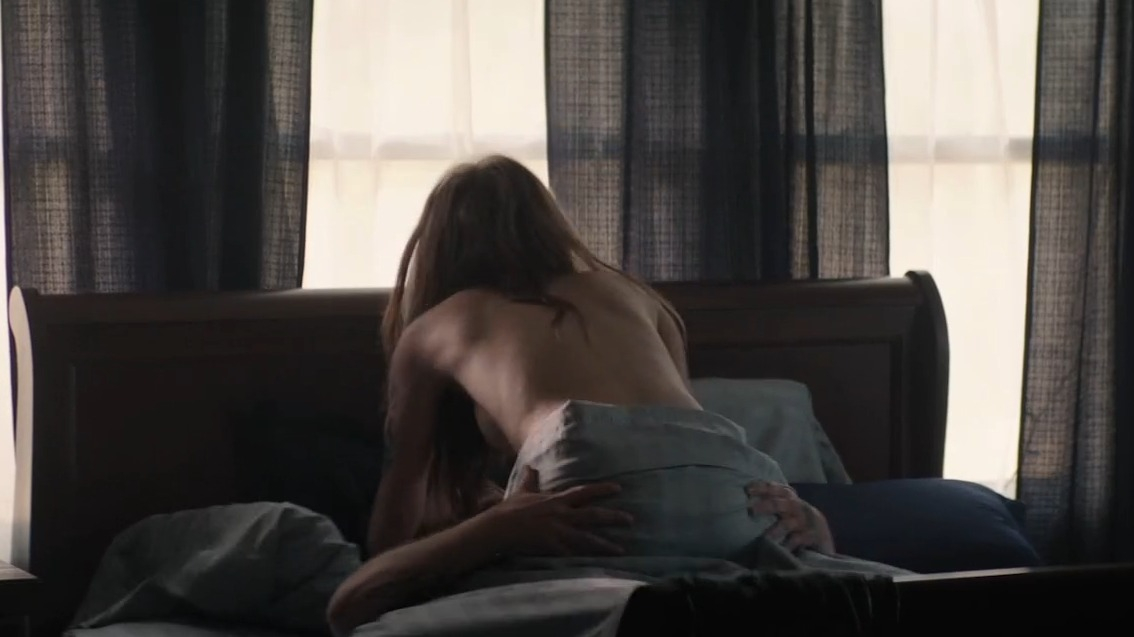 Hottest Zoey Deutch Scene in Vincent N Roxxy. Sexy. 268328