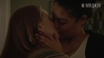 Aisha Dee, Alex Paxton-Beesley in The Bold Type (2017-2021) Lesbian Lesbian Sexy 308760