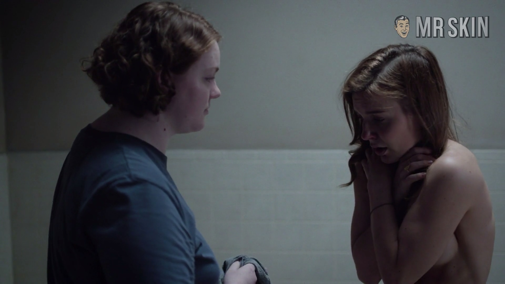 Kendra Carelli in Room 104 (2017-2020) Left Nipslip Breasts Left Nipslip 311321