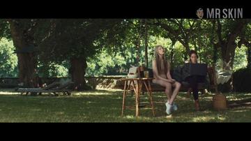 Eveline Hall in Euphoria (2017) Sexy Butt Sexy 262062