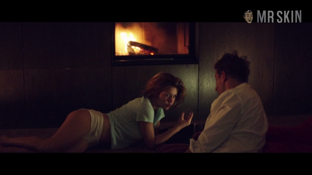 Hottest Bénédicte 'Bibi' Scenes. Underwear, breasts, butt. 262215