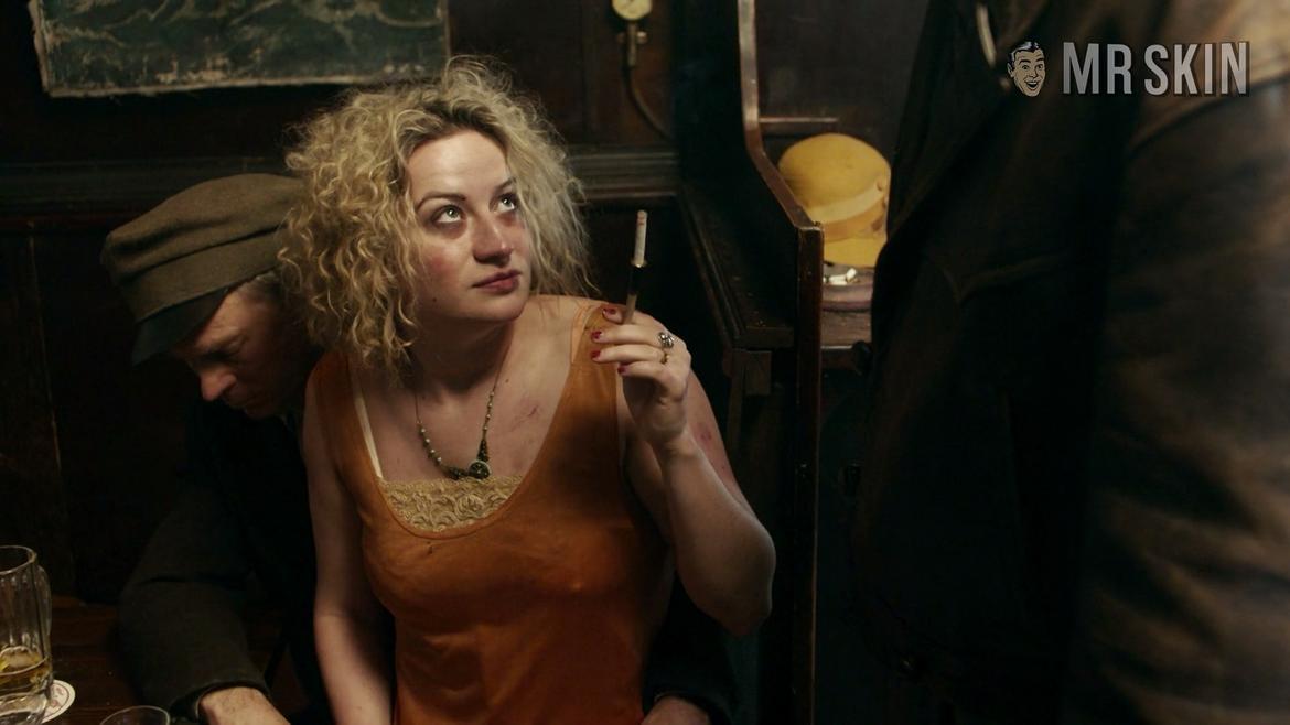 Nina Gummich in Babylon Berlin (2017-2020) Sexy Sexy 301263