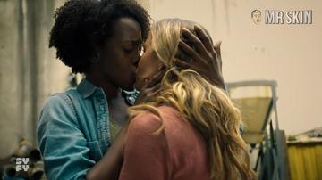 Caroline Cave, Rukiya Bernard in Van Helsing (2016-2021) Lesbian Lesbian 322331