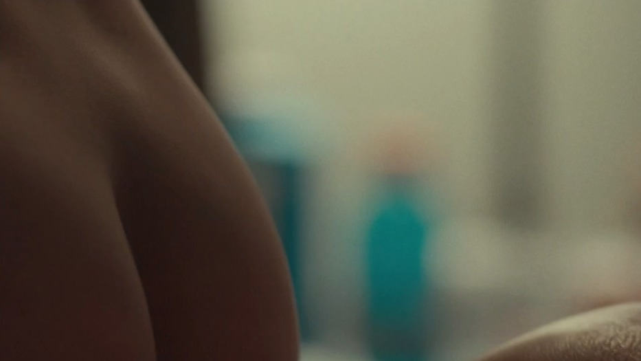 Tatiana Maslany in Stronger (2017) Butt Left Breast Breasts Butt 264093
