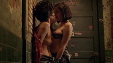 Mishel Prada, Roberta Colindrez in Vida (2018-2020) Breasts Lesbian Breasts Bush 285309
