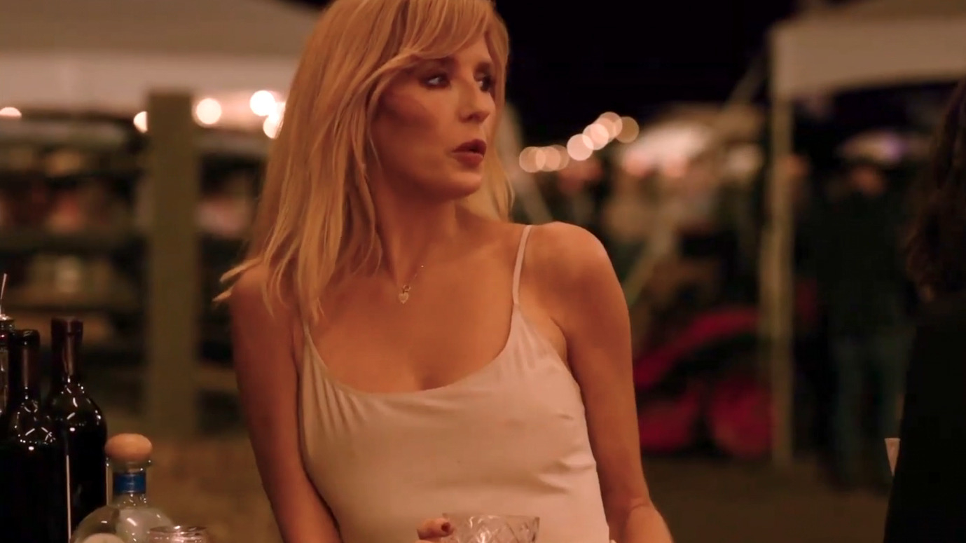 Hottest Kelly Reilly Scene in Yellowstone. Sexy, breasts, butt. 351668