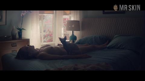 Julianne Moore Nude as Gloria Bell. Breasts, underwear. 270986