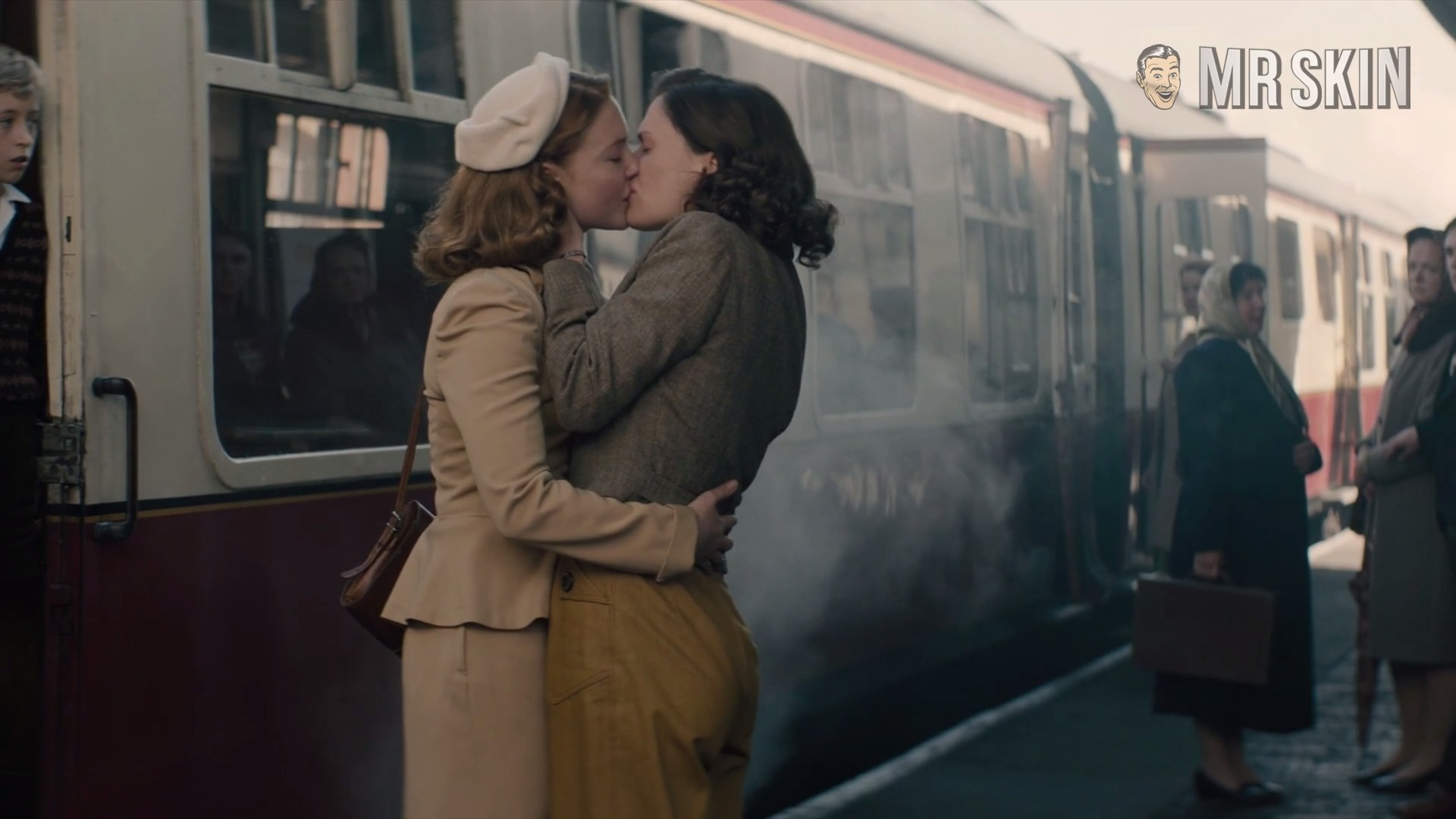 Sexiest Anna Paquin Scene in Tell It to the Bees. Lesbian, breasts, butt. 271129