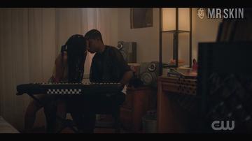 Chelsea Tavares, Bre-Z in All American (2018-2023) Lesbian Lesbian Sexy 272093