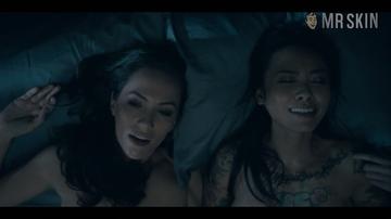 Levy Tran, Kate Siegel in The Haunting of Hill House (2018) Lesbian Sexy Left Breast Breasts Left Breast 271855
