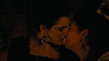 Rachel Weisz, Olivia Colman in The Favourite (2018) Lesbian Lesbian Sexy 278757