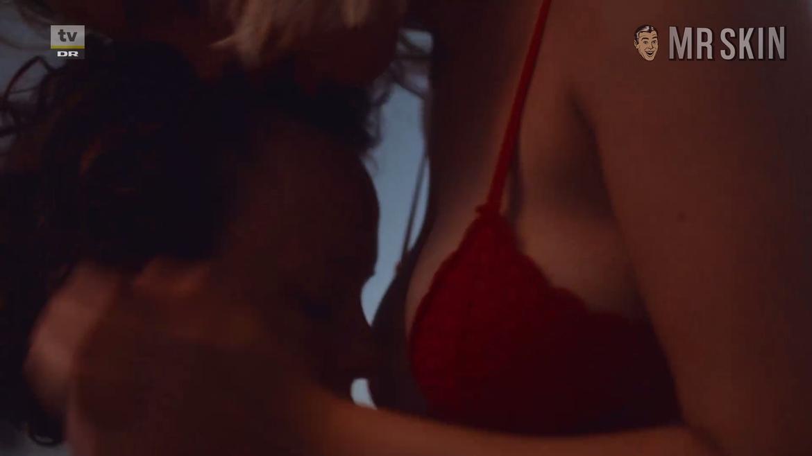 Rosemarie Mosbæk, Nanna Finding Koppel in Doggystyle (2018-2022) Lesbian Underwear Left Breast Bikini Breasts 295272