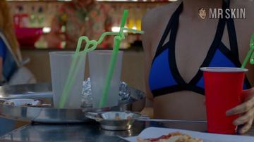 Arantza Ruíz in Fugitiva (2018) Bikini Sexy Bikini Breasts 274034