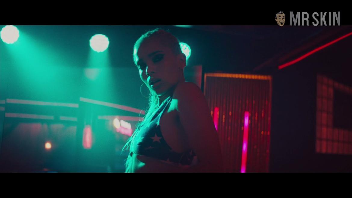 Bree Wasylenko, Zoë Kravitz in Kin (2018) Underwear Sexy Sexy Underwear 274166