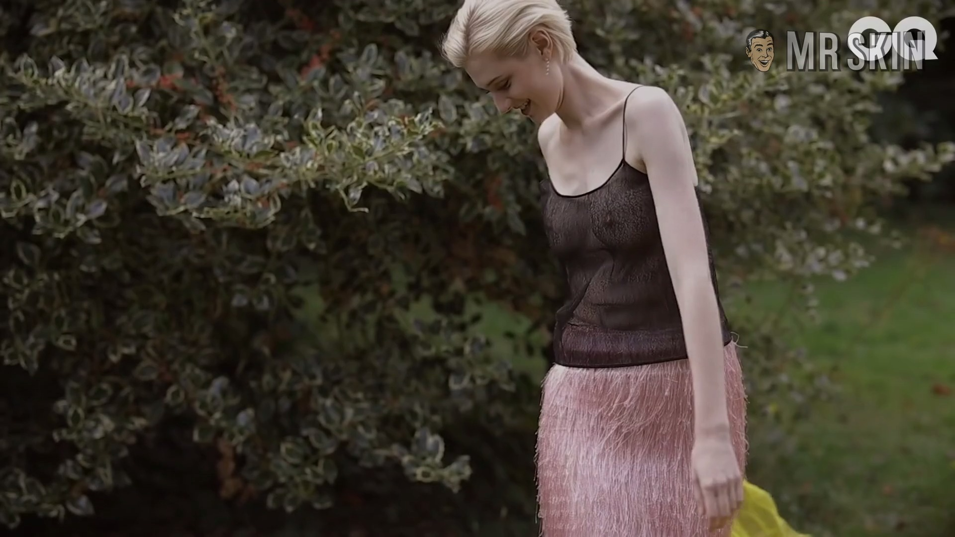 Hottest Elizabeth Debicki Scene in Elizabeth Debicki Talks Female Empowerment - GQ Photoshoot. Sexy. 276350