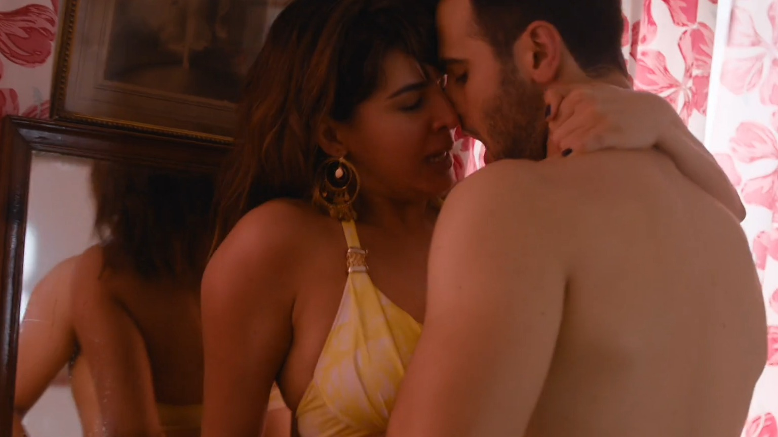 Four More Shots Please's Sexiest Scenes with Kirti Kulhari. Bikini, Sexy, underwear. 278040