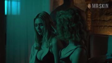 Nilperi Şahinkaya in Immortals (2018) Underwear Underwear 279726