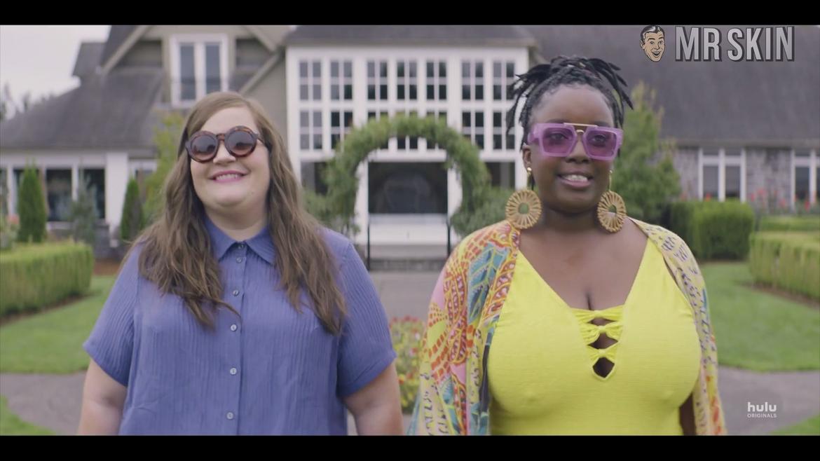Lolly Adefope, Melanie Field in Shrill (2019-2021) Sexy Bikini Bikini Lesbian 280119