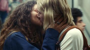 Zendaya, Hunter Schafer in Euphoria (2019-2022) Lesbian Breasts Lesbian 334023