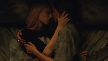 Zendaya, Hunter Schafer in Euphoria (2019-2022) Lesbian Breasts Breasts Lesbian 286665