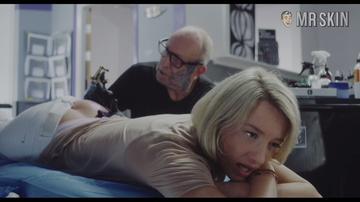 Karina Smulders in The Neighbors (2014-2017) Sexy Butt Lesbian 285462