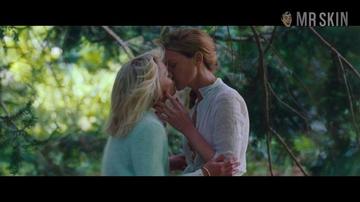 Kate Moran, Vanessa Paradis in Knife+Heart (2018) Breasts Lesbian Sexy Breasts Lesbian 285000