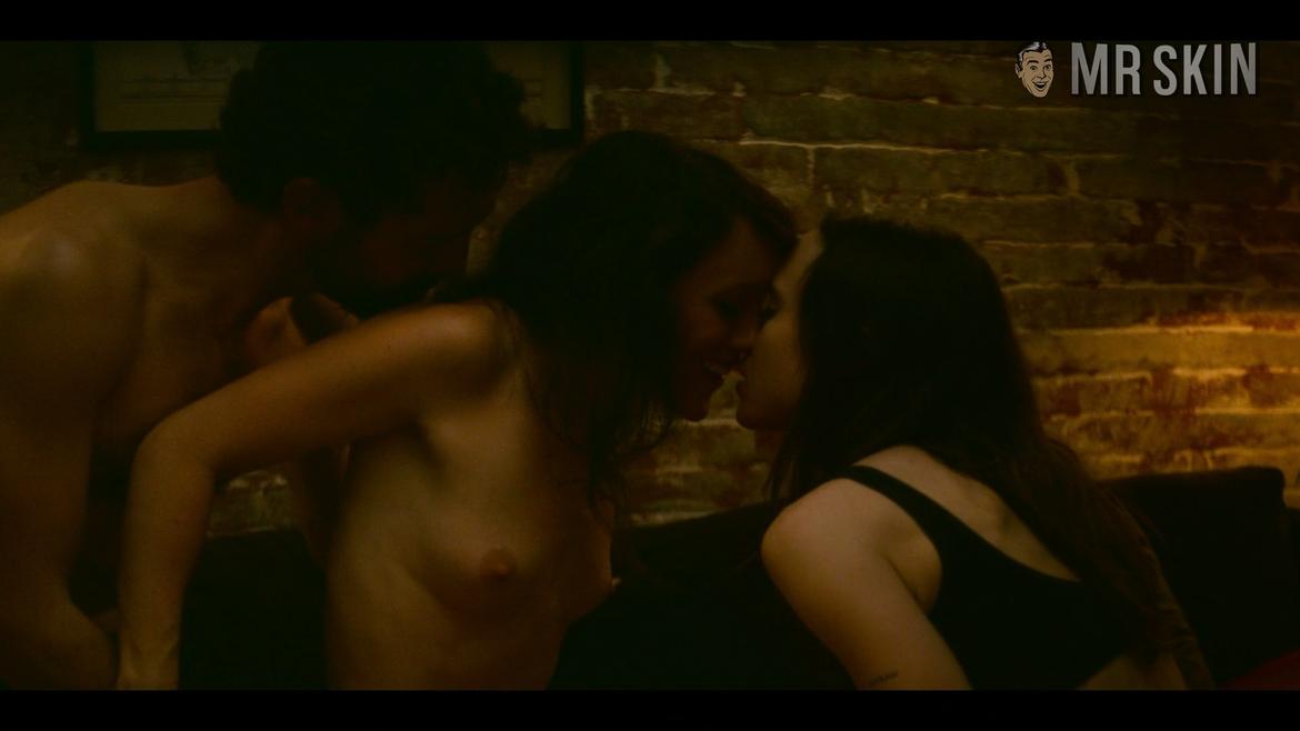 Elliott Page, Samantha Soule in Tales of the City (2019) Lesbian Sexy Breasts Underwear Breasts Lesbian 285084