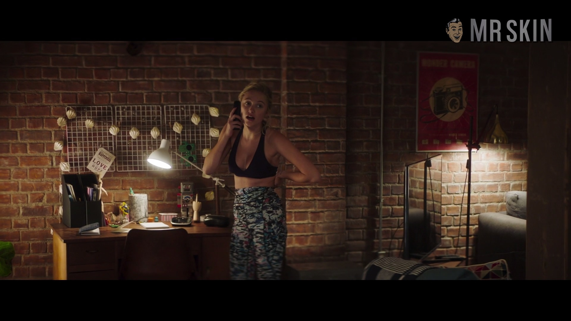 Maika Monroe in Greta (2019) Sexy Sexy 285270