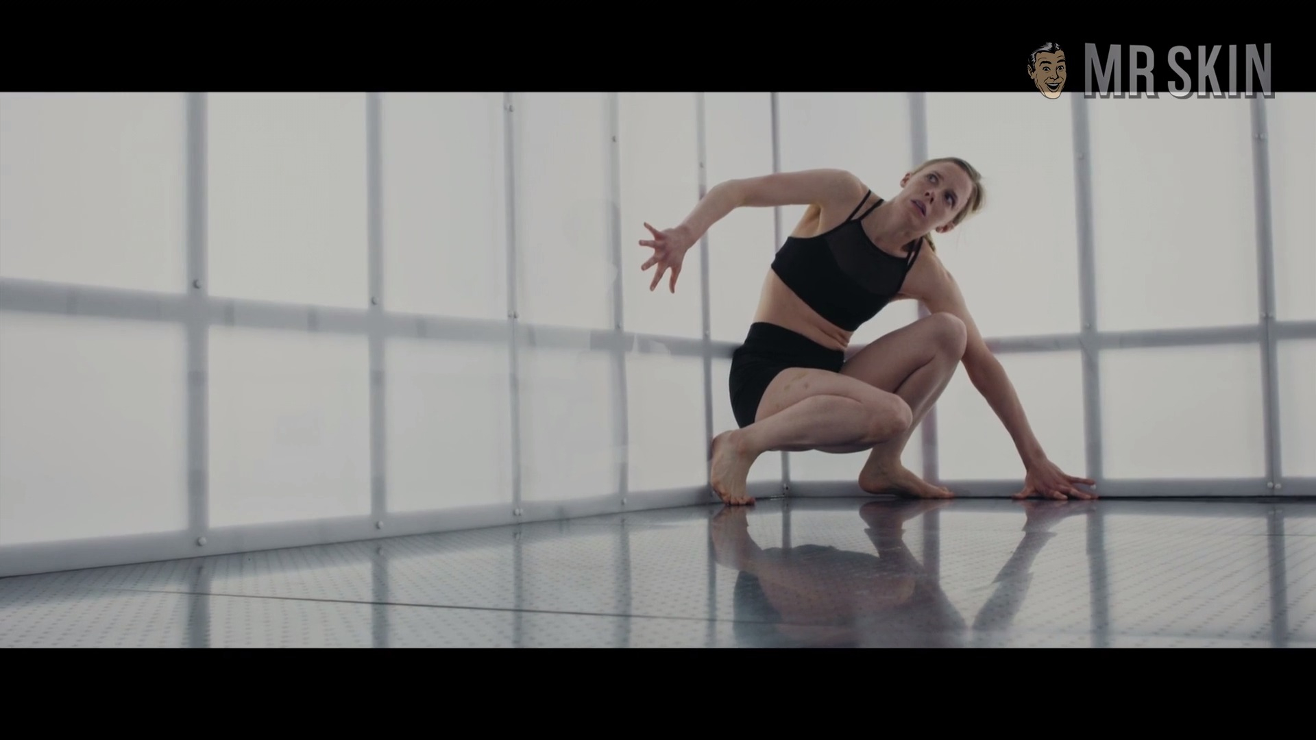 Shauna Macdonald in White Chamber (2018) Sexy Sexy 288969