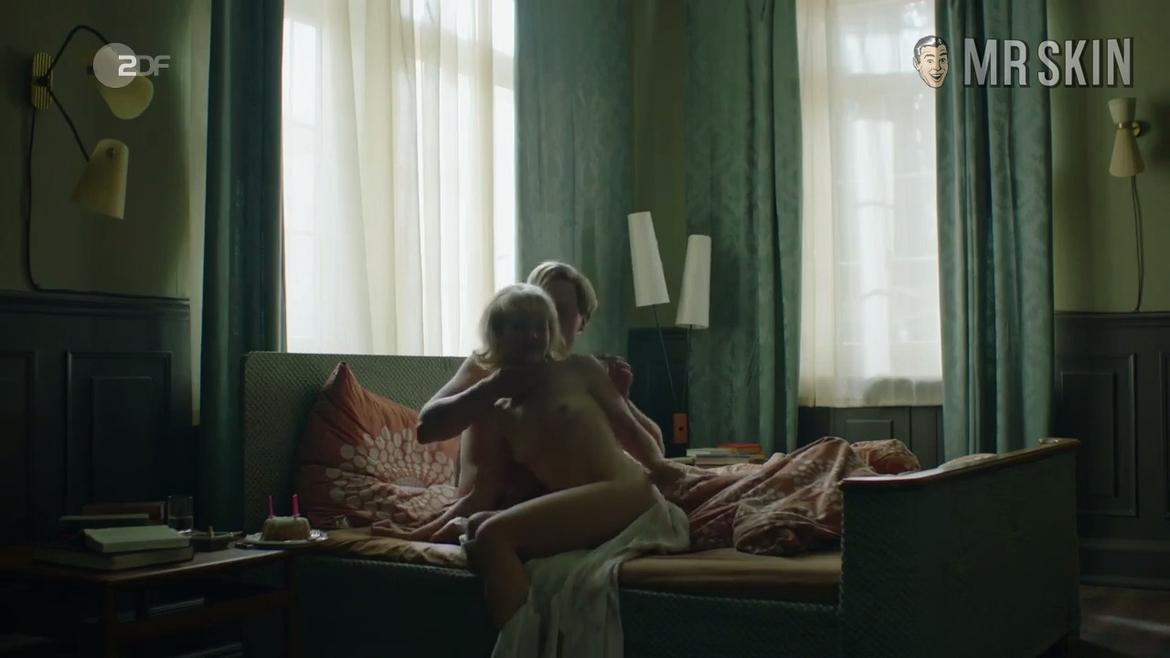 Friederike Ott in Bella Germania (2019) Breasts Sexy Breasts Sexy 292578