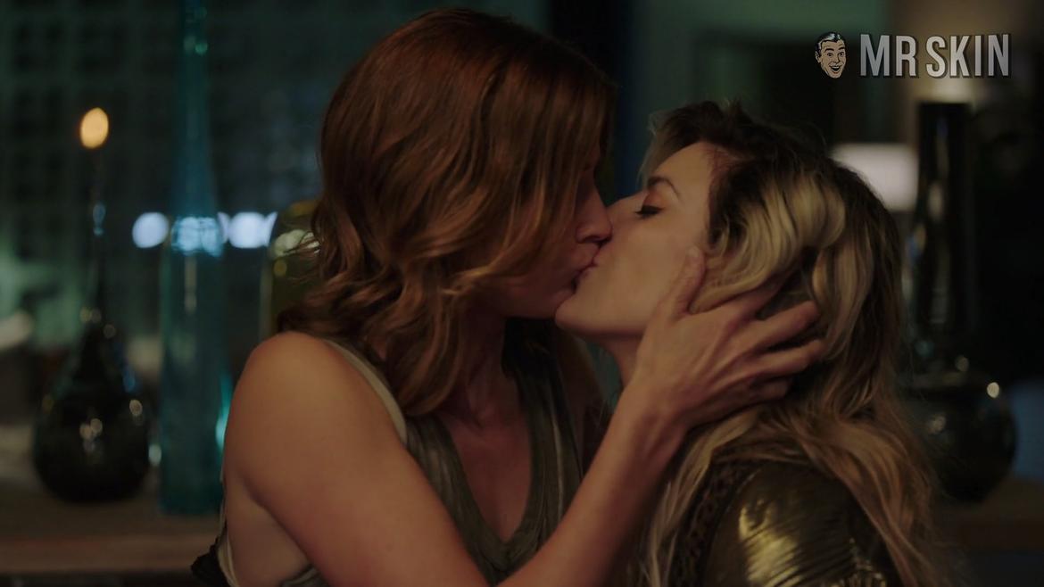Cobie Smulders, Ioanna Gika in Stumptown (2019-2020) Lesbian Bikini Lesbian 295311