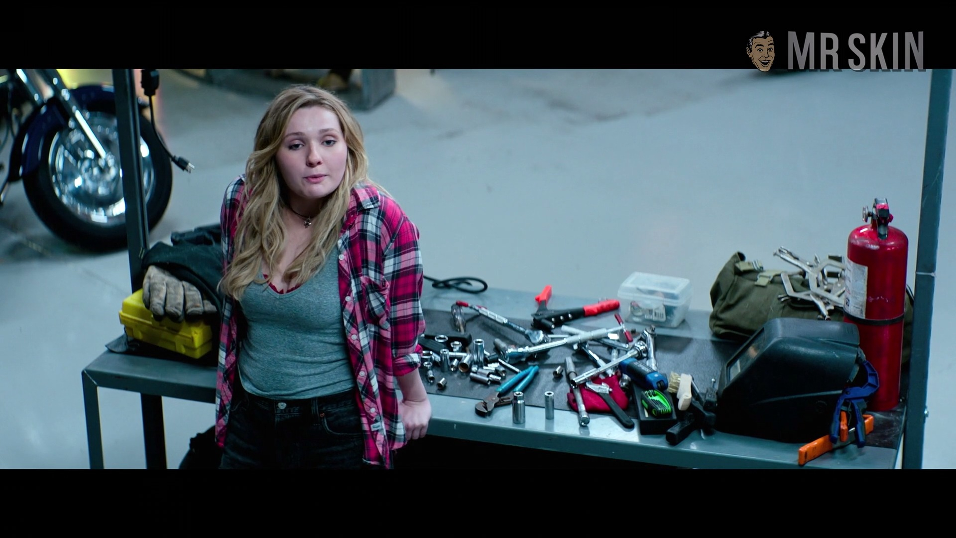 Zombieland: Double Tap's Sexiest Scenes with Abigail Breslin. Sexy. 299424
