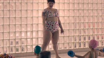 Katie Kershaw in Mrs. Fletcher (2019) Bikini Bikini Breasts 294720