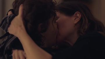 Katie Kershaw, Kathryn Hahn in Mrs. Fletcher (2019) Lesbian Bikini Breasts 295824