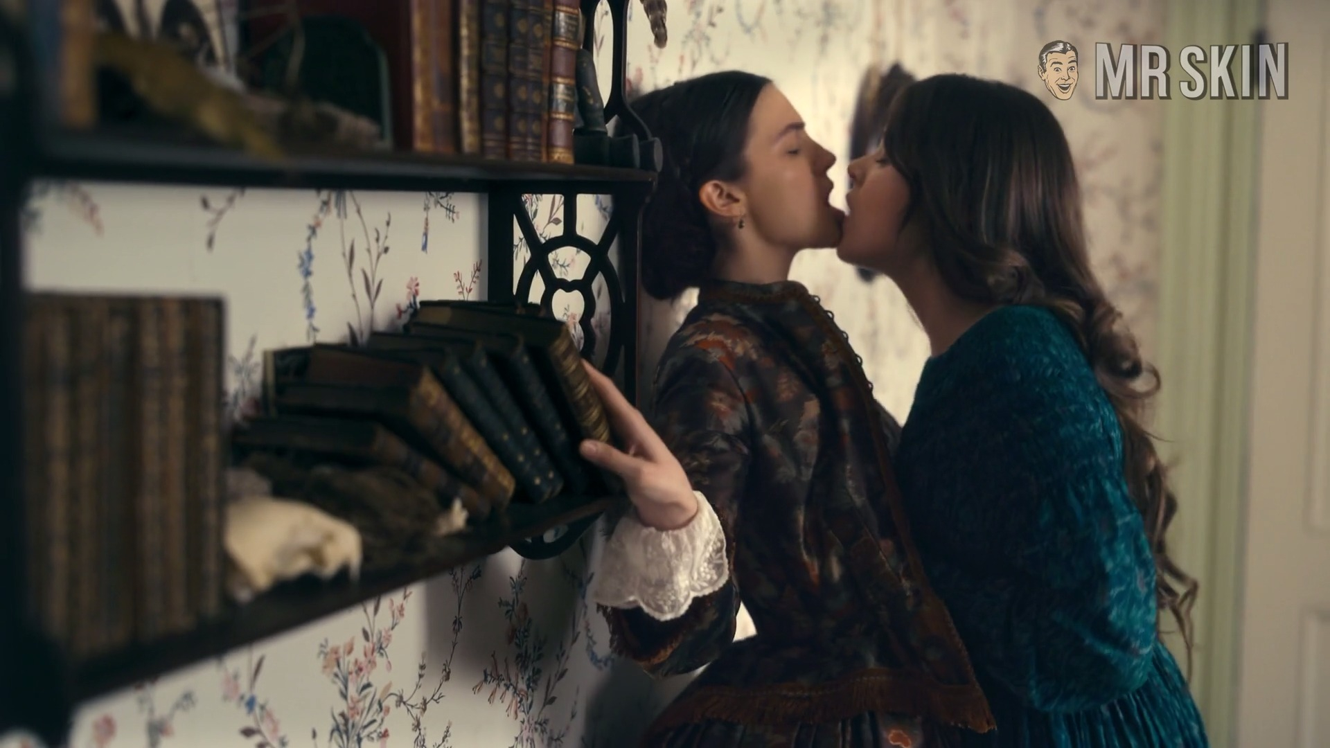 Hottest Ella Hunt Scene in Dickinson. Lesbian, sexy. 319292