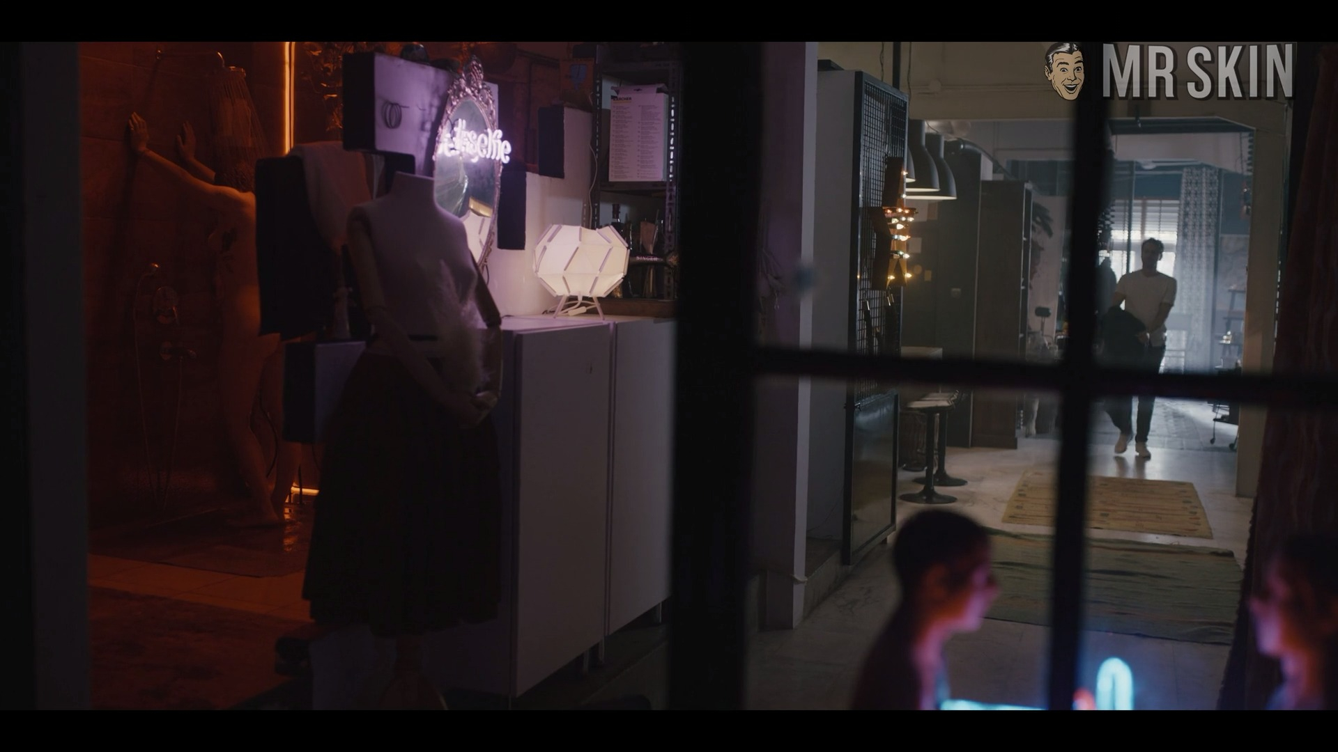 Melisa Şenolsun in The Gift (2019-2021) Butt Sexy Butt Sexy 297816