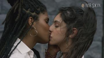 Mariana Sena in Spectros (2020) Lesbian Lesbian 300696