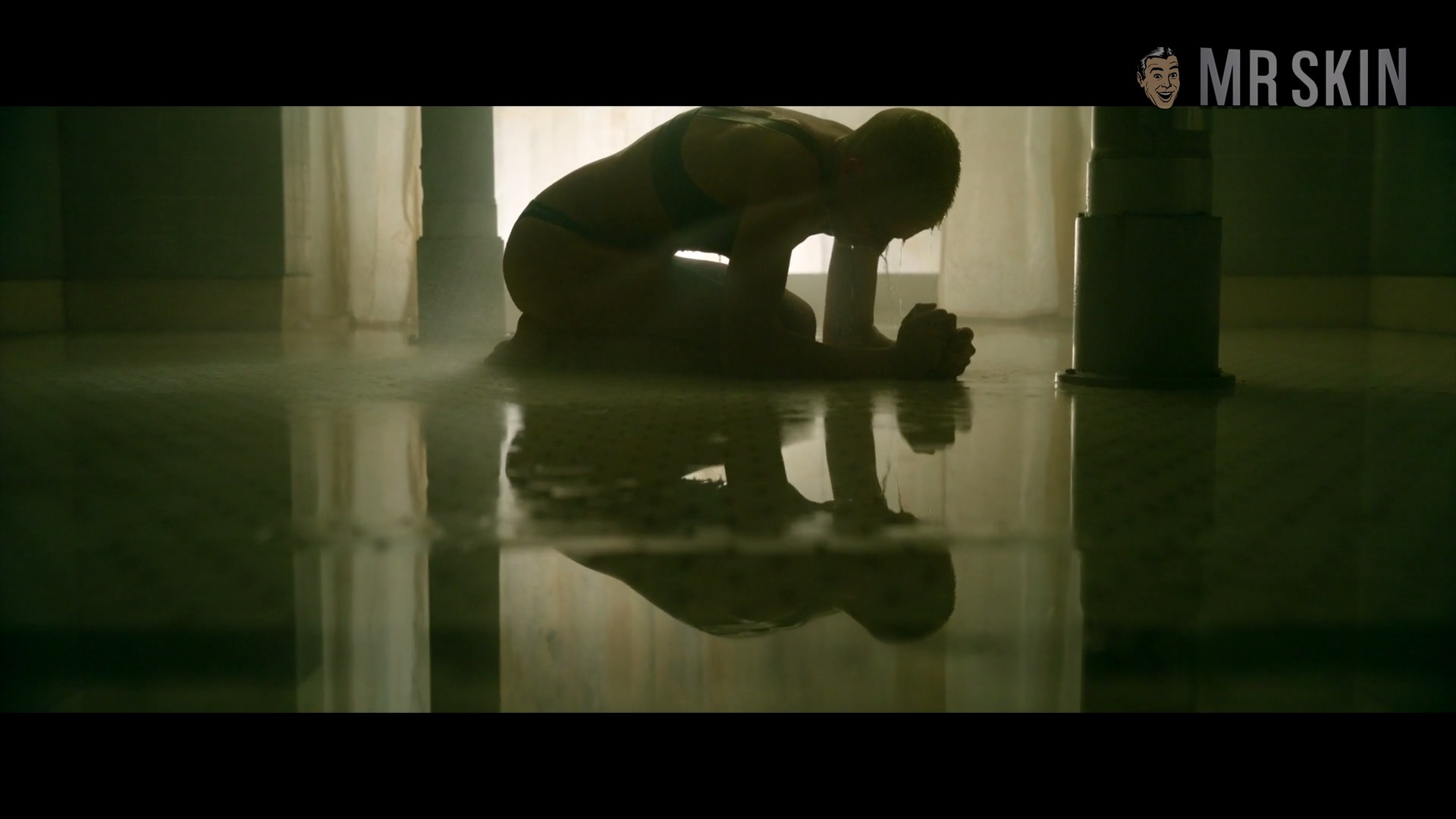 Kristen Stewart in Underwater (2020) Underwear Sexy Underwear 303639