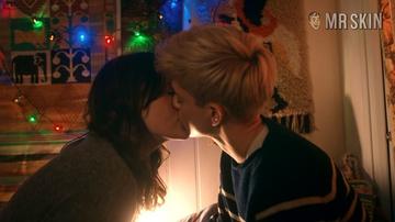 Mae Martin, Charlotte Ritchie in Feel Good (2020-2021) Lesbian Sexy Breasts Butt 302337