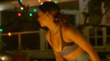 Madison Bailey in Outer Banks (2020-2024) Bikini Bikini Sexy 325850